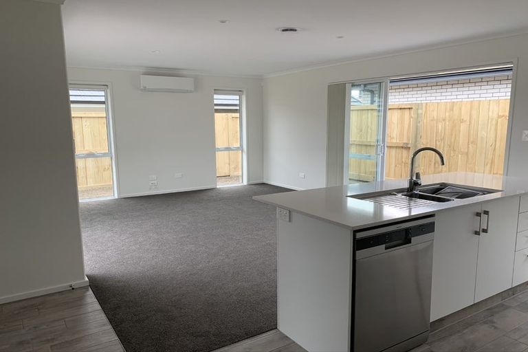 Photo of property in 2 Haka Way, Papamoa, 3118