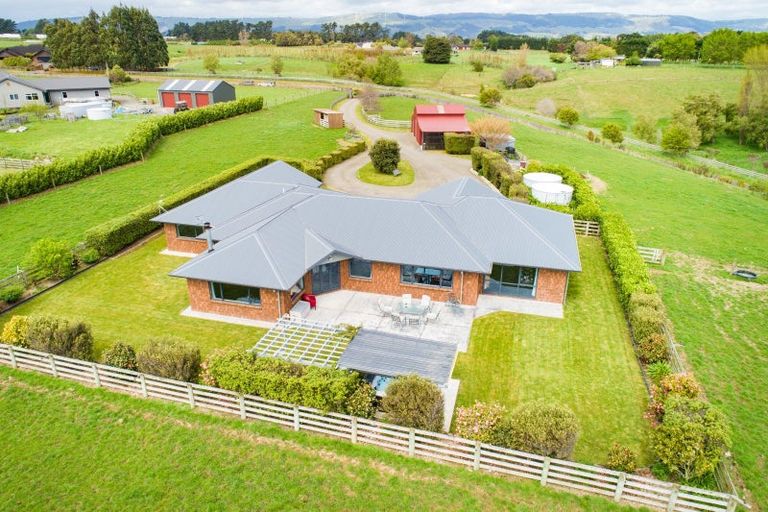 Photo of property in 31 Briarwood Road, Kelvin Grove, Palmerston North, 4470
