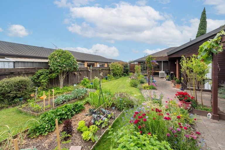 Photo of property in 2 Webb Place, Taradale, Napier, 4112