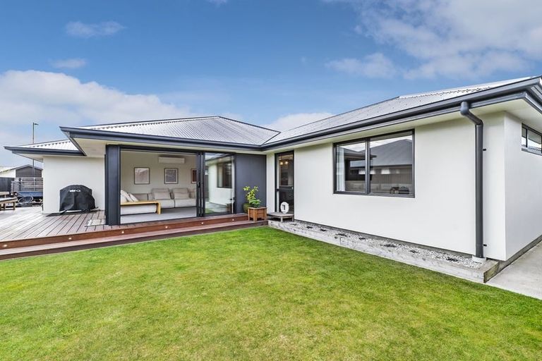 Photo of property in 3 Guyon Street, Marshland, Christchurch, 8083