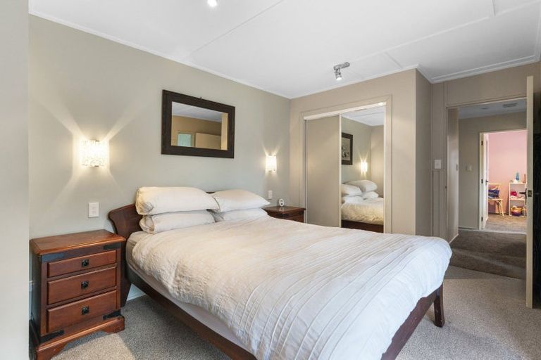 Photo of property in 9 Waihora Street, Taupo, 3330