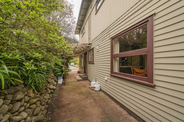 Photo of property in 142 Brunton Crescent, Thames, 3500