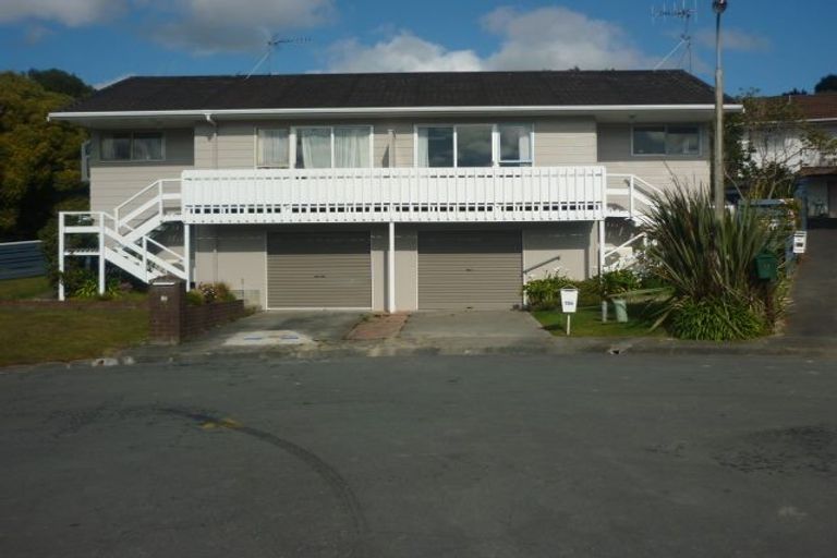 Photo of property in 12b Halyard Place, Whitby, Porirua, 5024
