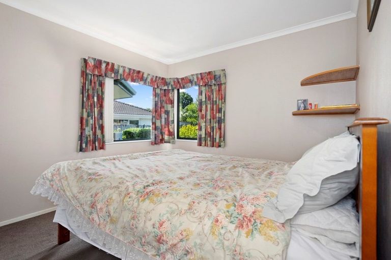 Photo of property in 17 Burnt Oak Drive, Pyes Pa, Tauranga, 3112