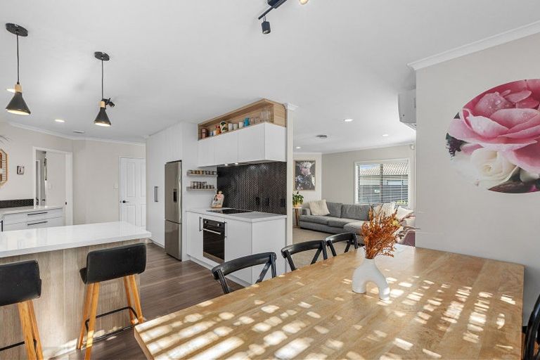 Photo of property in 17 Andalusian Place, Papamoa Beach, Papamoa, 3118