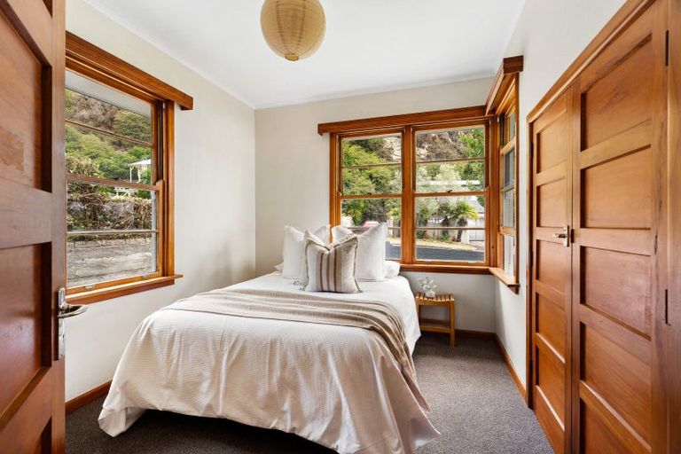 Photo of property in 51 Burns Road, Hospital Hill, Napier, 4110