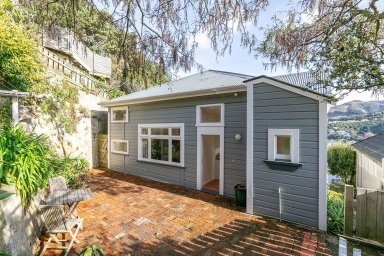 Photo of property in 201 Melbourne Road, Island Bay, Wellington, 6023