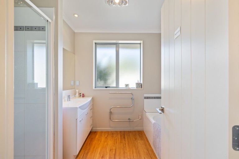 Photo of property in 12 Willowside Place, Amberley, 7410