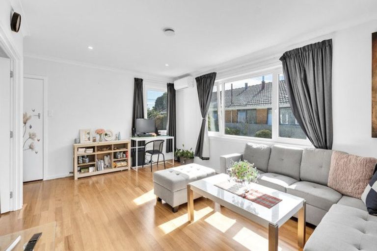 Photo of property in 136 Avonhead Road, Avonhead, Christchurch, 8042