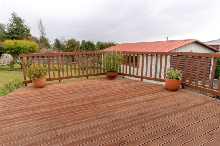 Photo of property in 16 Golfers Drive, Balclutha, 9230