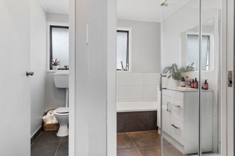 Photo of property in 21 Darnell Crescent, Clover Park, Auckland, 2019