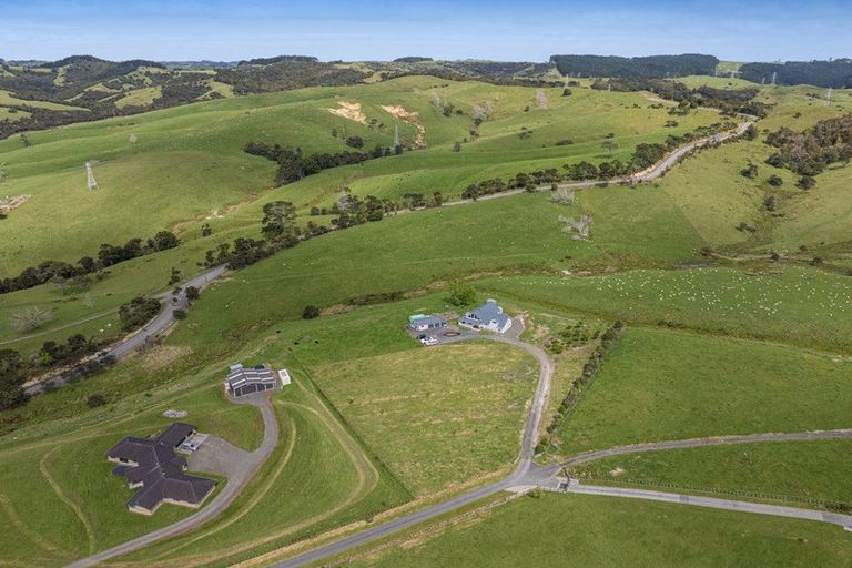 Photo of property in 346 Inland Road, Helensville, 0875