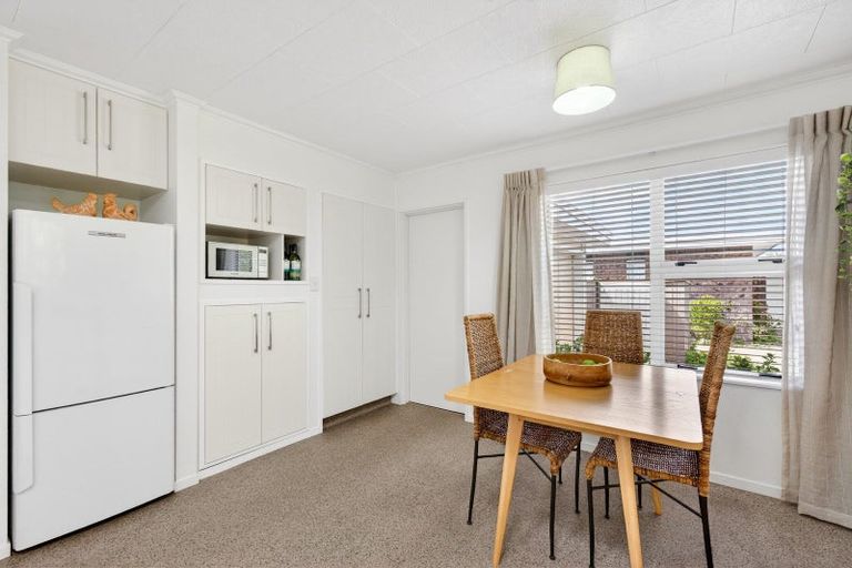 Photo of property in 57 Avenue Road, Greenmeadows, Napier, 4112