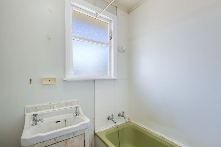 Photo of property in 29 Hinemoa Street, Levin, 5510
