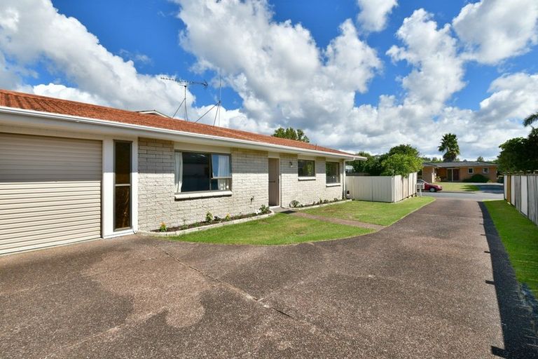 Photo of property in 19 Lillian Place, Orewa, 0931