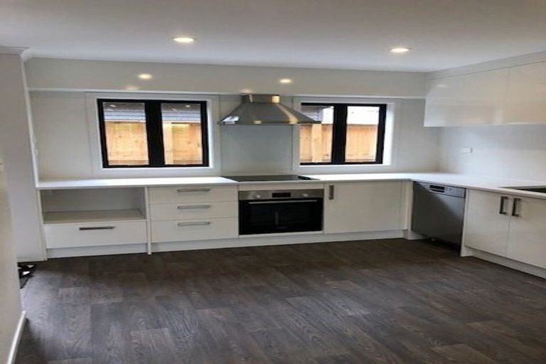 Photo of property in 5/9 Marlene Avenue, Te Atatu South, Auckland, 0610