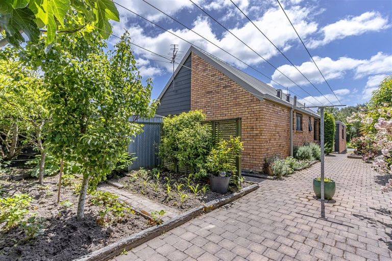 Photo of property in 15 Crosdale Place, Burnside, Christchurch, 8042