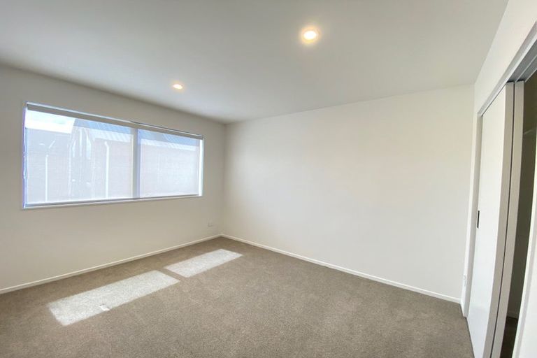 Photo of property in 7 Dinaric Lane, Westgate, Auckland, 0814