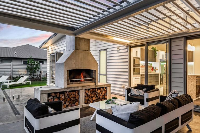 Photo of property in 3 Nikau Way, Riverhead, 0820