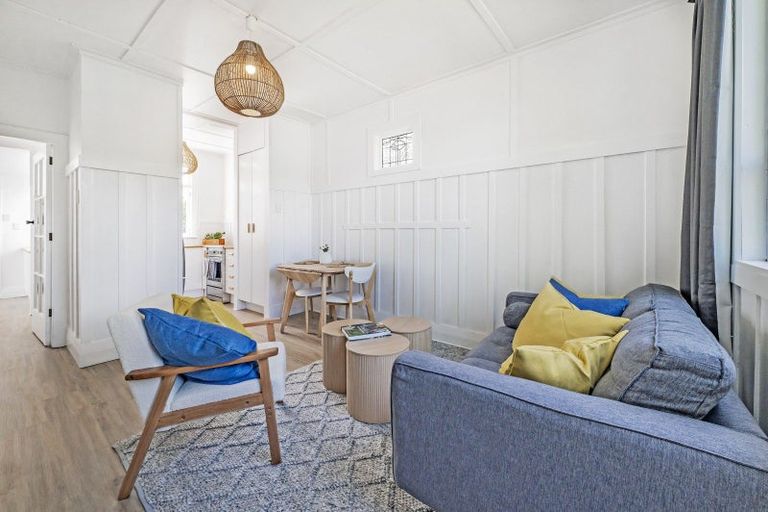 Photo of property in 16 Broadway Avenue, Waikuku Beach, 7473