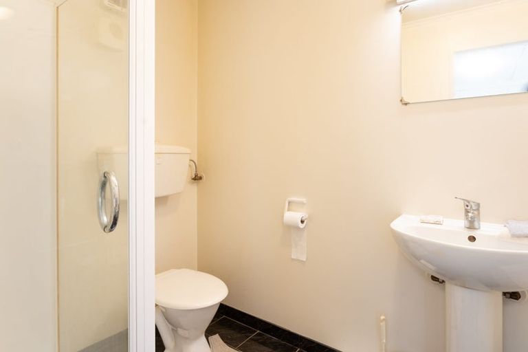 Photo of property in 25 Lyndhurst Road, Tawa, Wellington, 5028