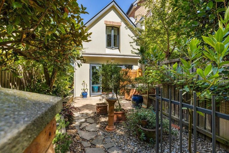 Photo of property in 13c Devon Street, Sydenham, Christchurch, 8023