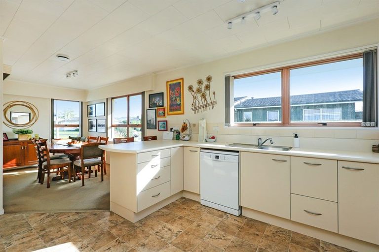 Photo of property in 4 Skerrett Crescent, Tamatea, Napier, 4112