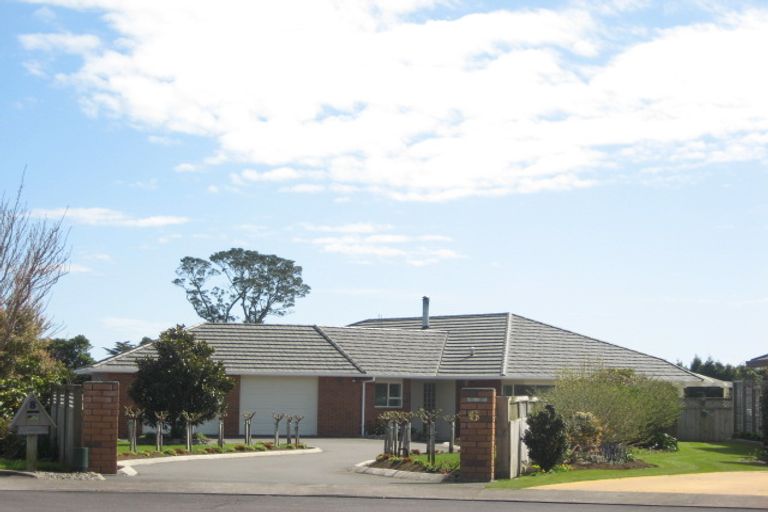 Photo of property in 6a Royal Heights, Glen Avon, New Plymouth, 4312