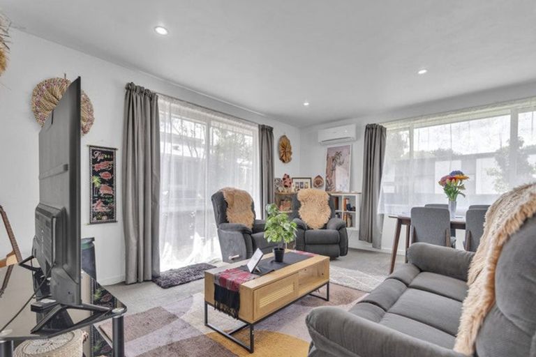 Photo of property in 2/22 Mathesons Road, Phillipstown, Christchurch, 8011