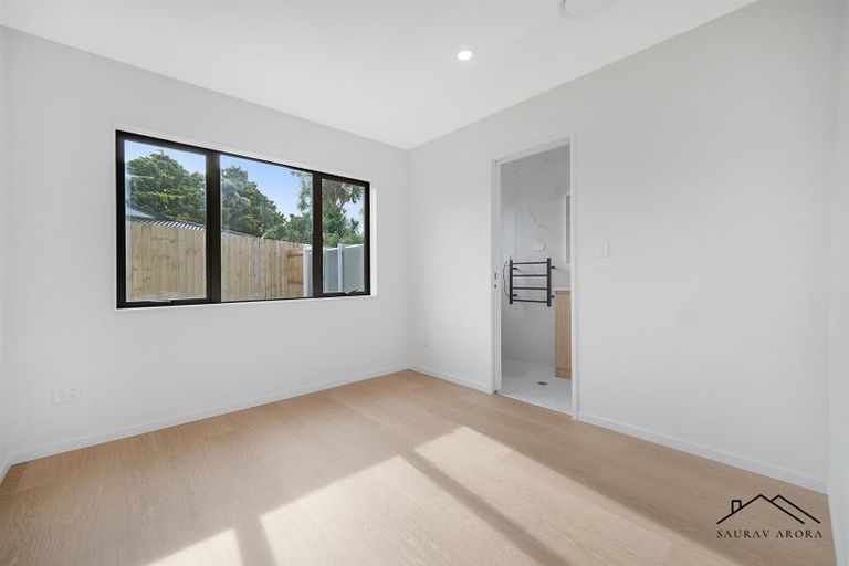 Photo of property in 24c Grande Vue Road, Papatoetoe, Auckland, 2025