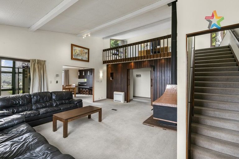 Photo of property in 24 Summit Road, Fairfield, Lower Hutt, 5011