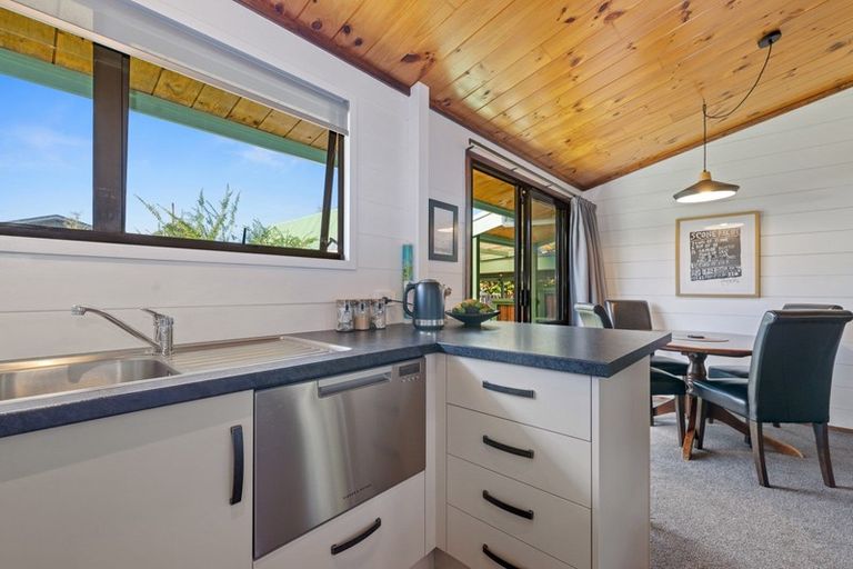 Photo of property in 18 Carter Drive, Pomare, Rotorua, 3015