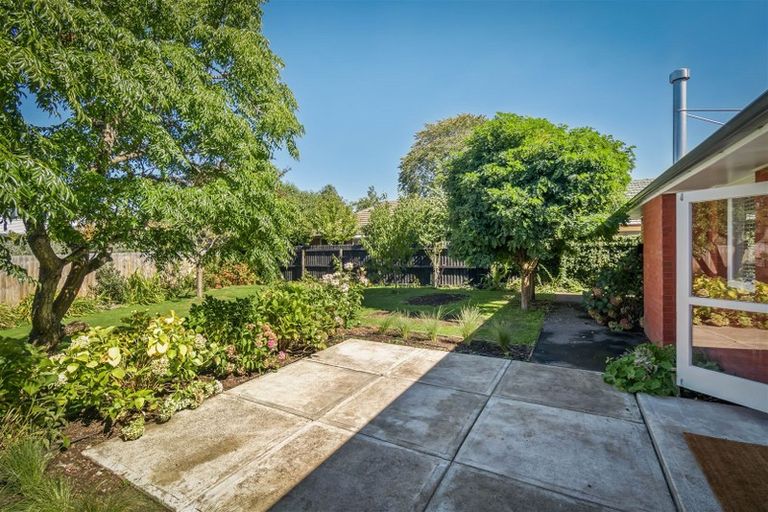 Photo of property in 2/104a Idris Road, Bryndwr, Christchurch, 8052