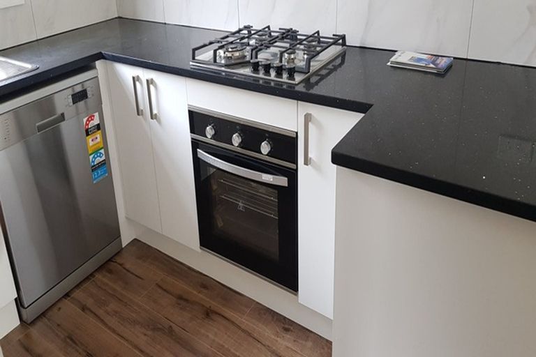 Photo of property in 71 Kenderdine Road, Papatoetoe, Auckland, 2025