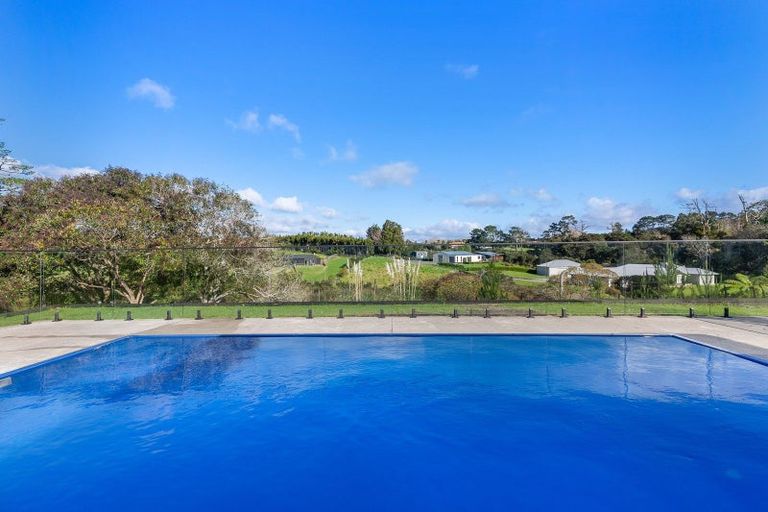 Photo of property in 43e Terry Smyth Drive, Kumeu, 0892