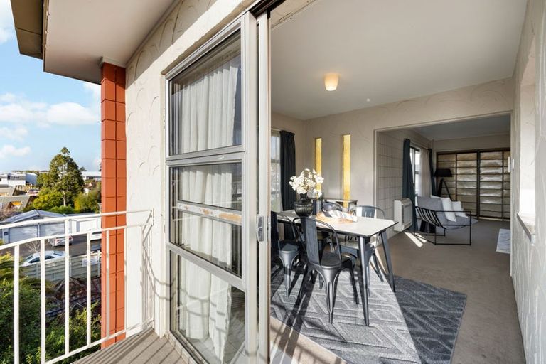 Photo of property in 12/10 Hunter Street, Hamilton Lake, Hamilton, 3204