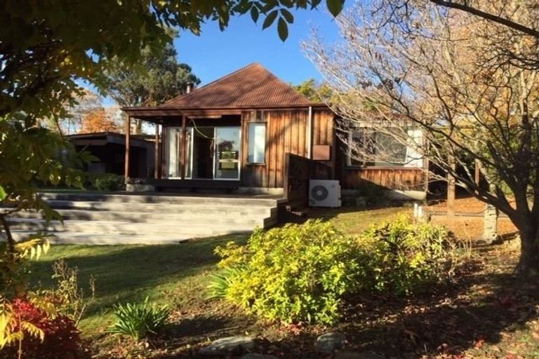 Photo of property in 124 Beacon Point Road, Wanaka, 9305