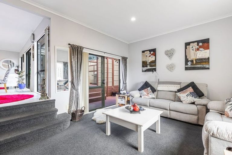 Photo of property in 52 Hewlett Road, Massey, Auckland, 0614