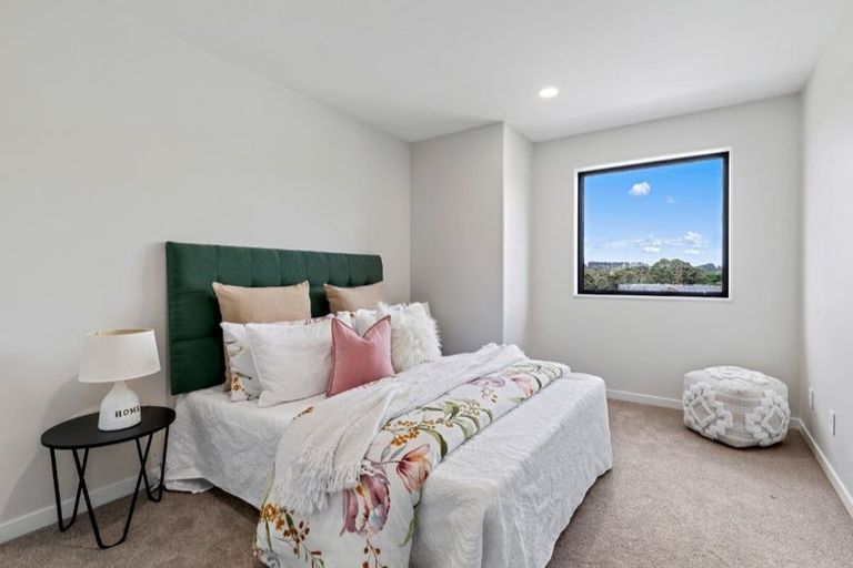 Photo of property in 45 Sunnyheights Road, Orewa, 0931