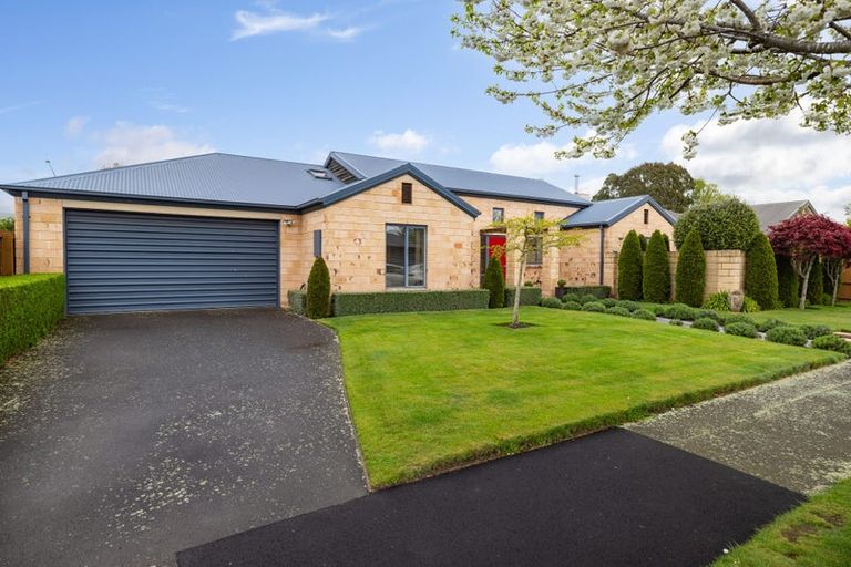 Photo of property in 39 Ernest Gray Place, Halswell, Christchurch, 8025