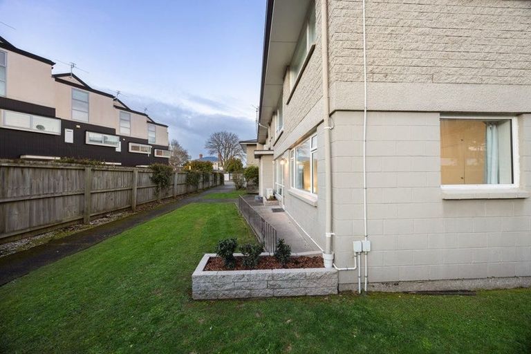 Photo of property in 2/121a Papanui Road, Merivale, Christchurch, 8014