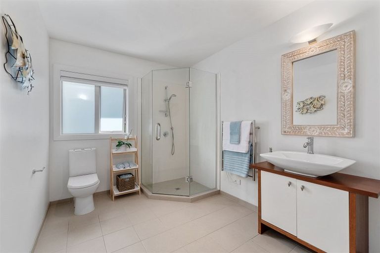 Photo of property in 73l Park Rise, Campbells Bay, Auckland, 0630