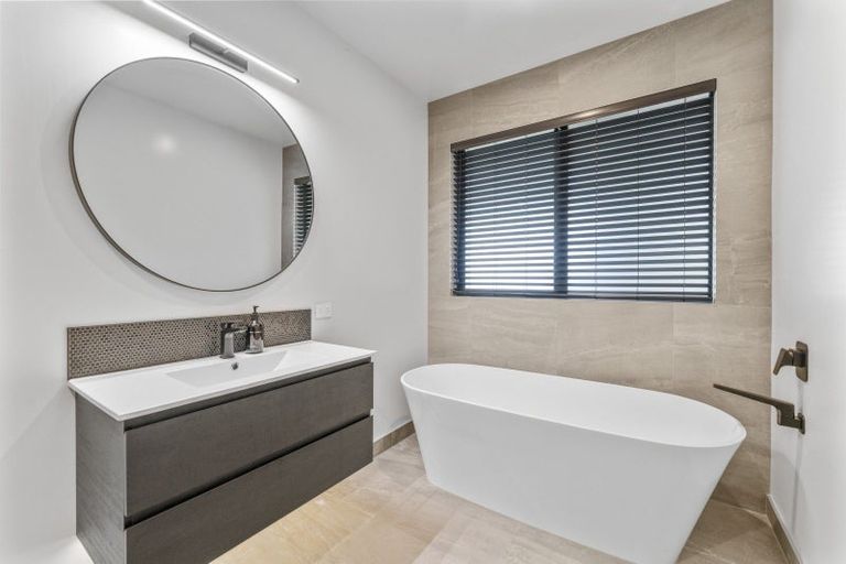 Photo of property in 21 Coprosma Crescent, Waipahihi, Taupo, 3330