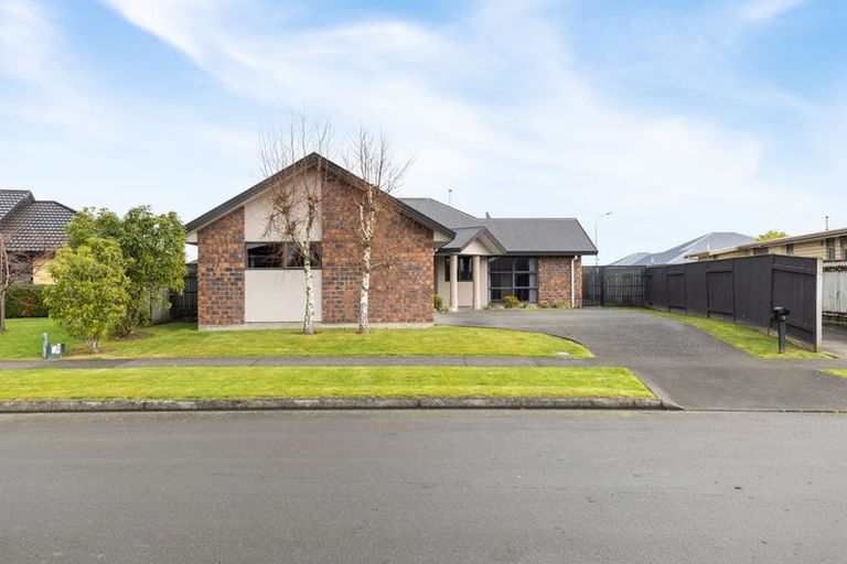Photo of property in 8 Geneva Terrace, Kelvin Grove, Palmerston North, 4414
