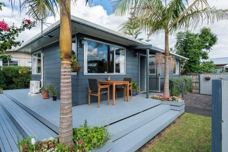 Photo of property in 18 Moki Place, Ruakaka, 0116