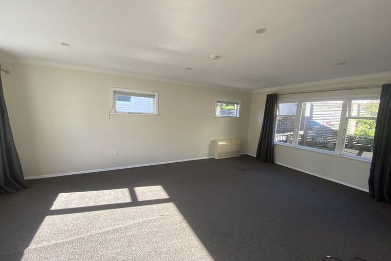 Photo of property in 11 Huia Street, Tawa, Wellington, 5028