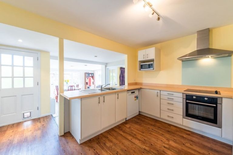 Photo of property in 9 Kyeburn Place, Avonhead, Christchurch, 8042