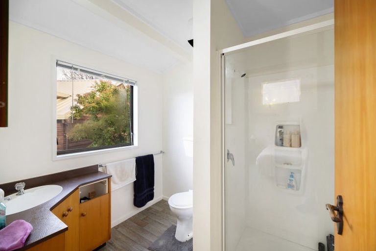 Photo of property in 8 Avalon Crescent, Fernhill, Queenstown, 9300