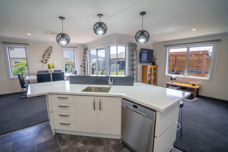 Photo of property in 4 Rodeo Drive, Te Anau, 9600