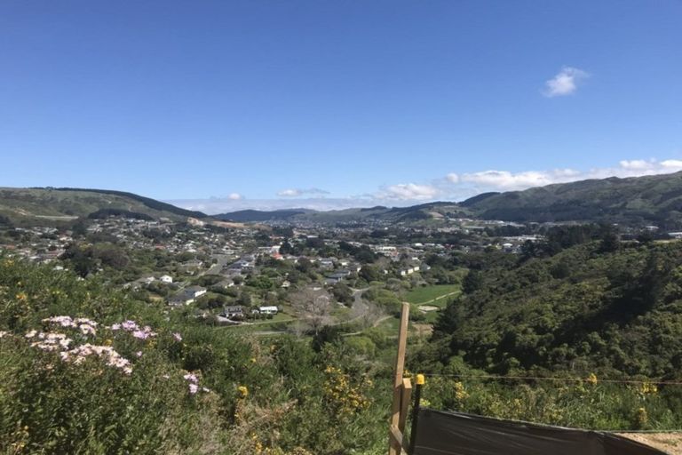 Photo of property in 49 Queen Charlotte Drive, Aotea, Porirua, 5024